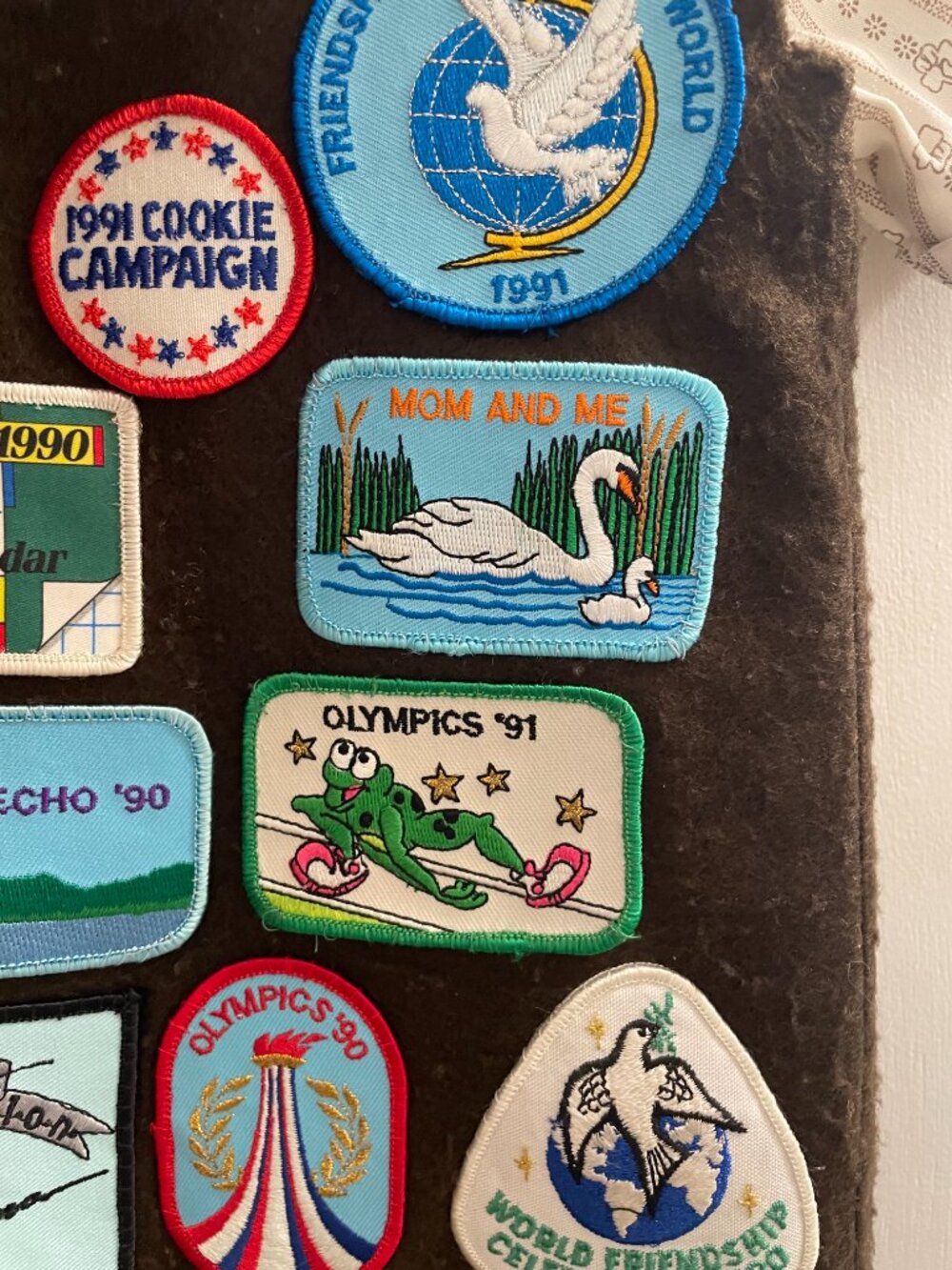 Complete 1980s/1990s Girl Scout Brownie Uniform - Picture 7 of 16